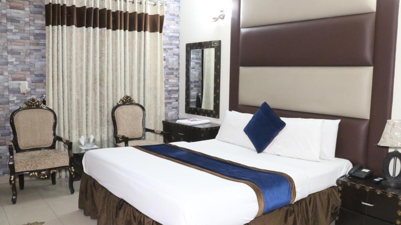 Hotel Tourist Inn Lahor Dış mekan fotoğraf