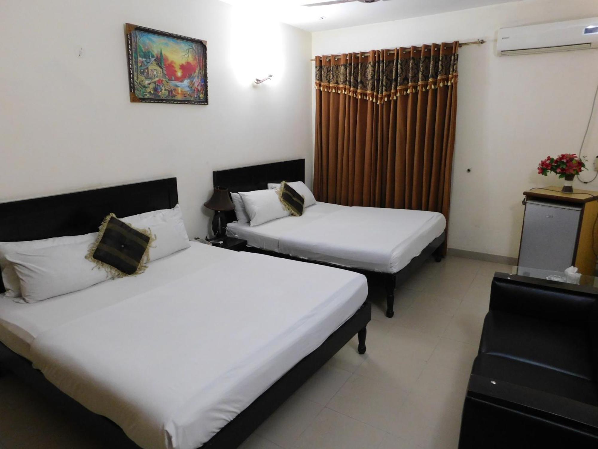 Hotel Tourist Inn Lahor Dış mekan fotoğraf