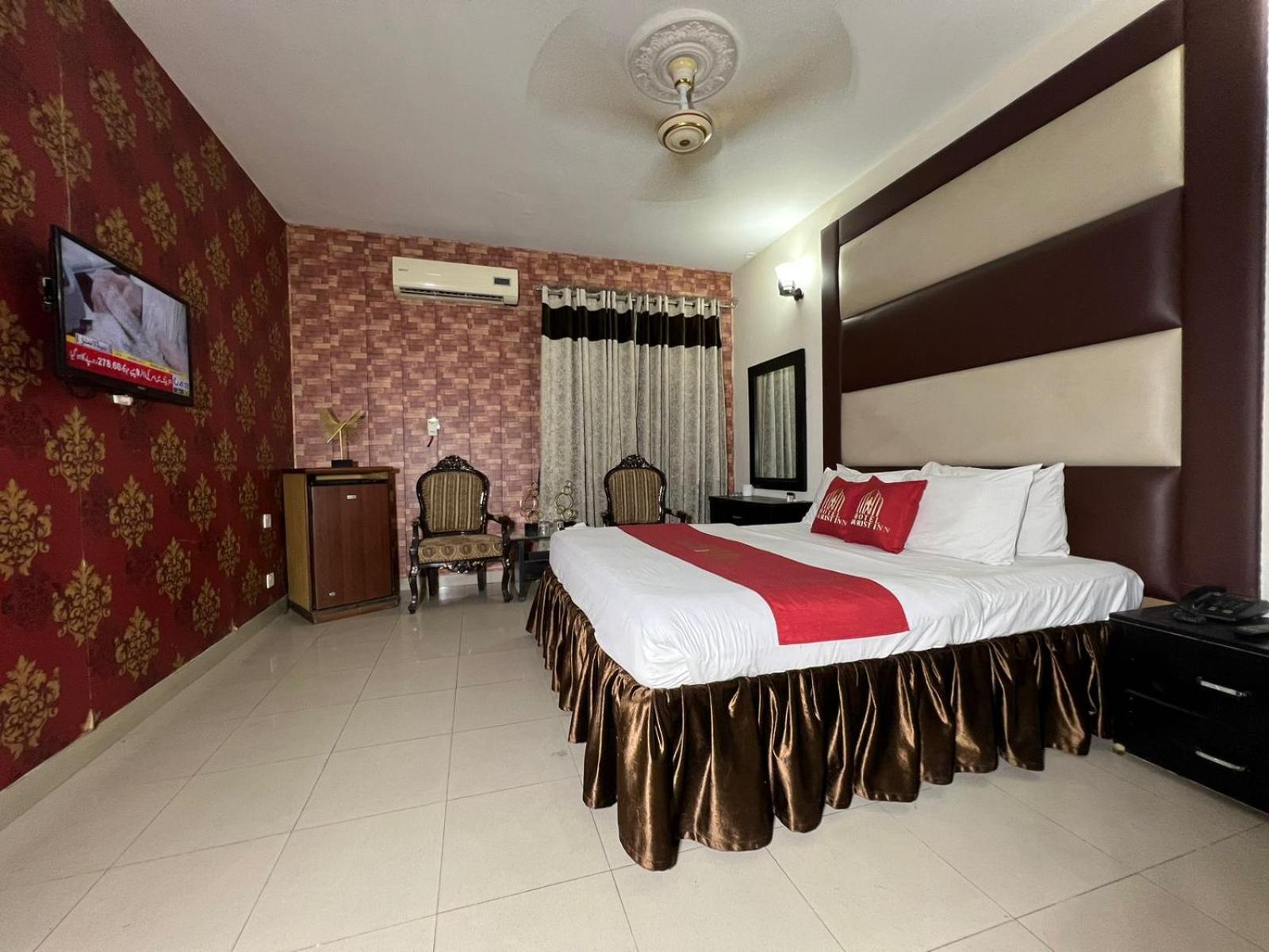 Hotel Tourist Inn Lahor Dış mekan fotoğraf