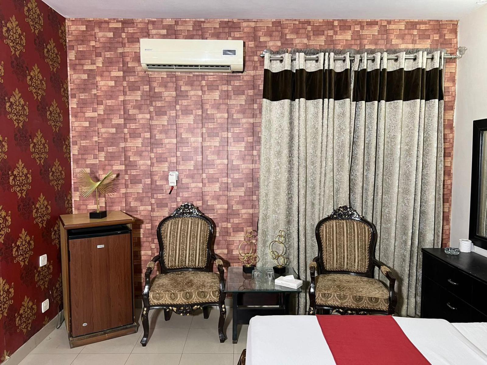 Hotel Tourist Inn Lahor Dış mekan fotoğraf