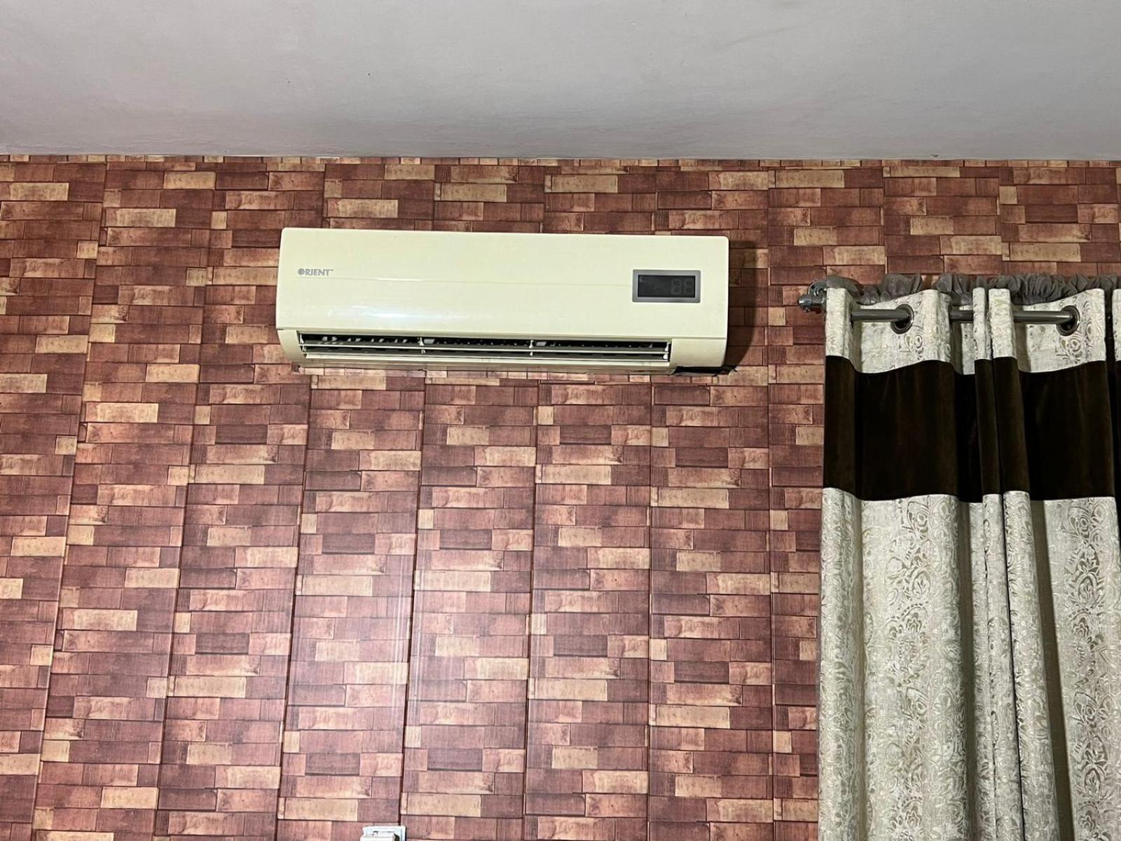 Hotel Tourist Inn Lahor Dış mekan fotoğraf